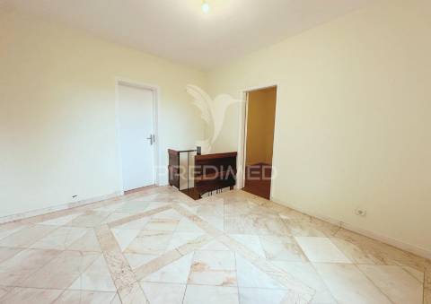 Moradia t2 renovada com logradouro – monte, funchal