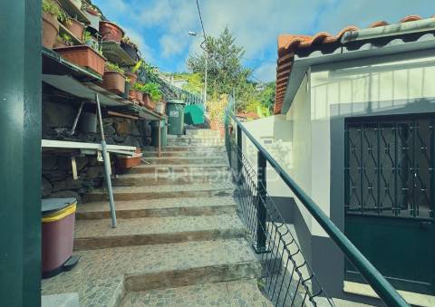Moradia t2 renovada com logradouro – monte, funchal