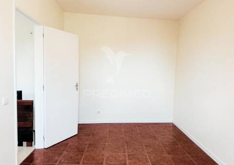 Moradia t2 renovada com logradouro – monte, funchal