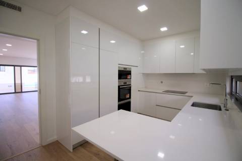 MORADIA T4 NOVA em LOURES