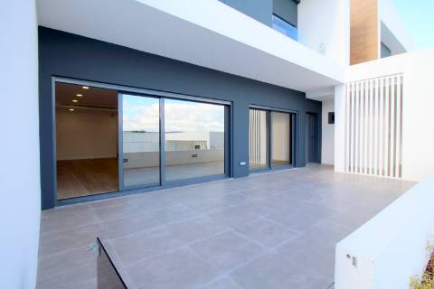 MORADIA T4 NOVA em LOURES