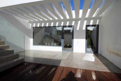 MORADIA T4 NOVA em LOURES