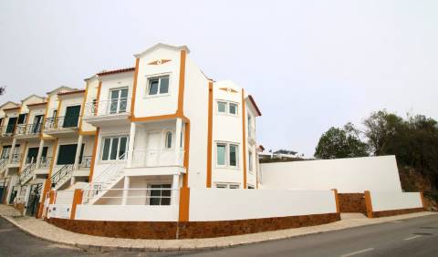 Moradia T3 +1 Usada na Ericeira com excelente vista de mar