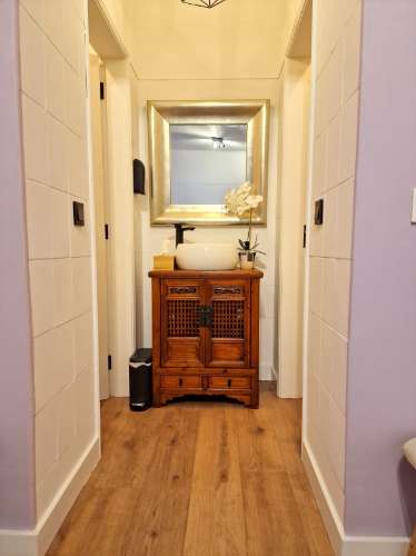 Loja localizada em Mafra, com terraço coberto, totalmente renovada.