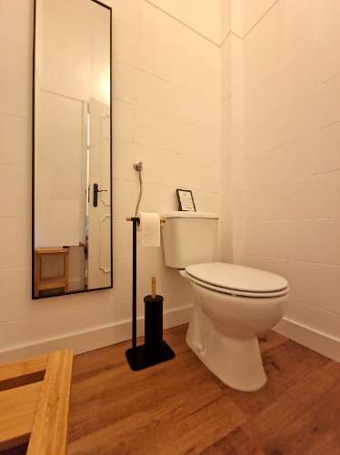 Loja localizada em Mafra, com terraço coberto, totalmente renovada.