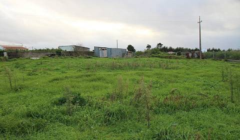 Terreno Urbano para construção de Moradias em banda.