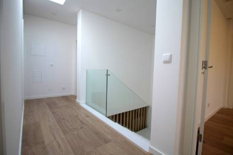 MORADIA T4 NOVA em LOURES