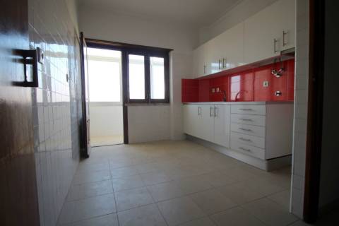 Apartamento T2 usado em Vialonga