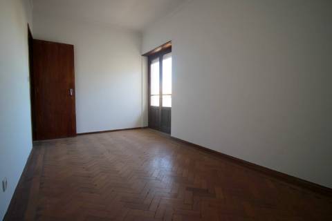 Apartamento T2 usado em Vialonga