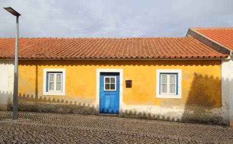 Moradia T3 com projeto aprovado, em São Pedro da Cadeira