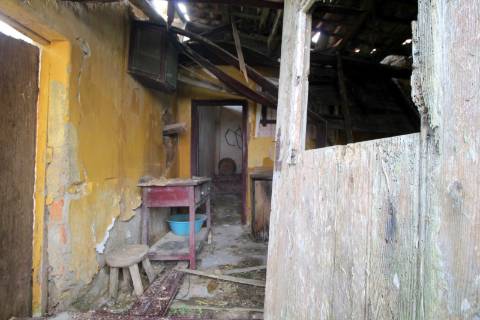 Moradia T3 com projeto aprovado, em São Pedro da Cadeira