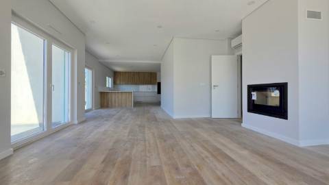 MORADIA T4 TÉRREA NOVA em SANTO ISIDORO