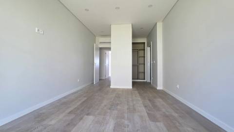 MORADIA T4 TÉRREA NOVA em SANTO ISIDORO