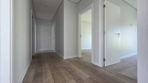 MORADIA T4 TÉRREA NOVA em SANTO ISIDORO