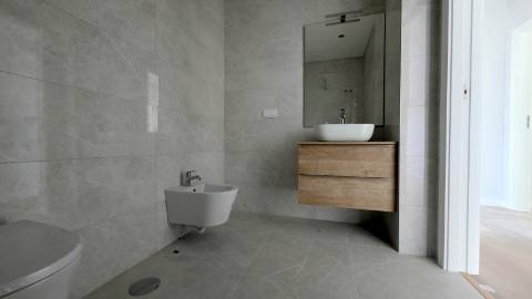 MORADIA T4 TÉRREA NOVA em SANTO ISIDORO