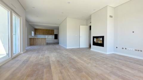 MORADIA T5 TÉRREA NOVA em SANTO ISIDORO