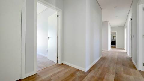 MORADIA T5 TÉRREA NOVA em SANTO ISIDORO