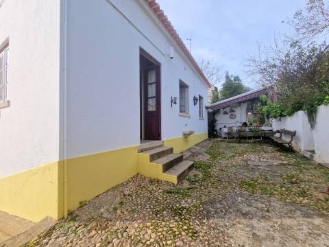 MORADIA T3 com garagem em Vila Nova da Barquinha.