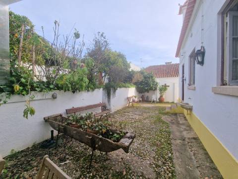 MORADIA T3 com garagem em Vila Nova da Barquinha.