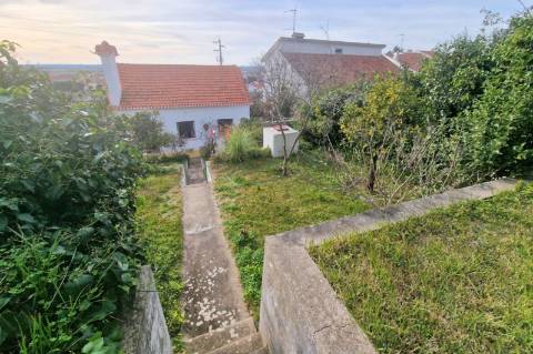 MORADIA T3 com garagem em Vila Nova da Barquinha.