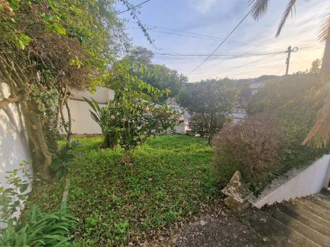 MORADIA T3 com garagem em Vila Nova da Barquinha.