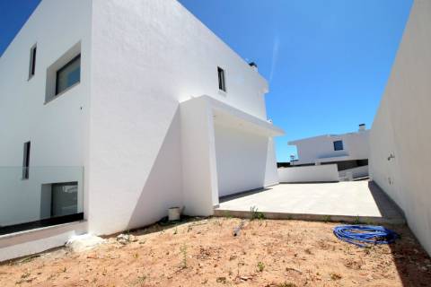 Moradia T3 Nova na Ericeira