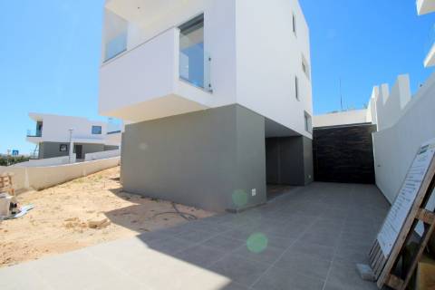 Moradia T3 Nova na Ericeira