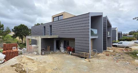 Moradia T3+1 Ericeira com piscina e jardim