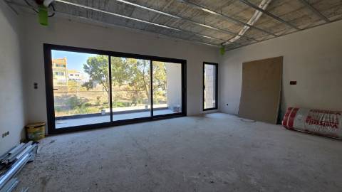 Moradia T3+1 Ericeira com piscina e jardim