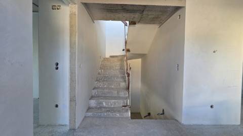 Moradia T3+1 Ericeira com piscina e jardim