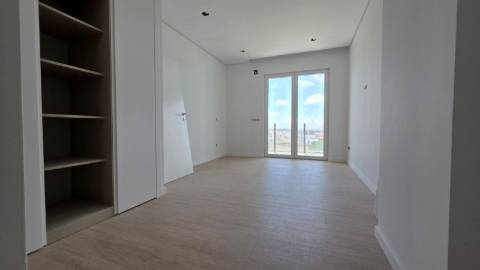Apartamento T4 novo - Mafra Centro