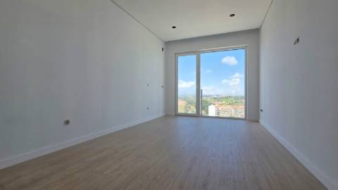 Apartamento T4 novo - Mafra Centro