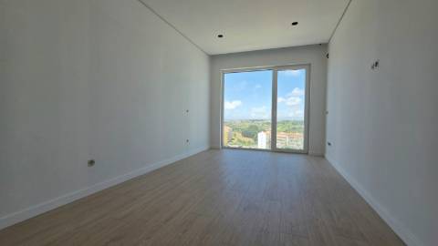 Apartamento T4 novo - Mafra Centro