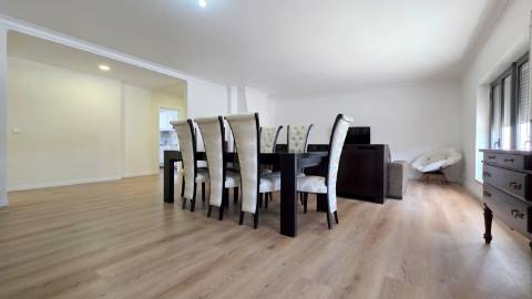 Apartamento T3 com terraço - centro de Mafra