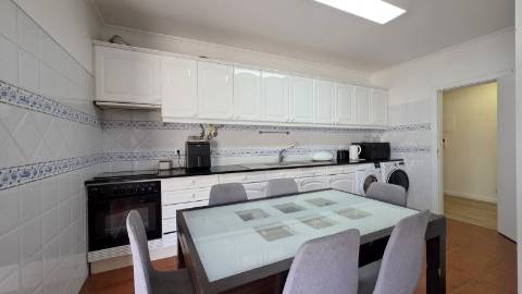 Apartamento T3 com terraço - centro de Mafra