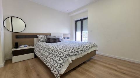 Apartamento T3 com terraço - centro de Mafra