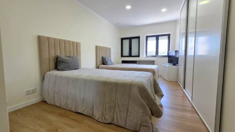 Apartamento T3 com terraço - centro de Mafra