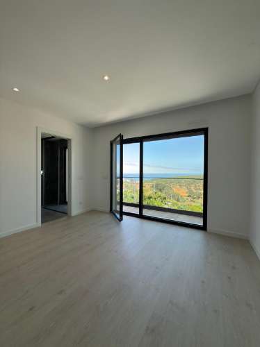 MORADIA GEMINADA T3 COM PISCINA E VISTA DE MAR - ERICEIRA