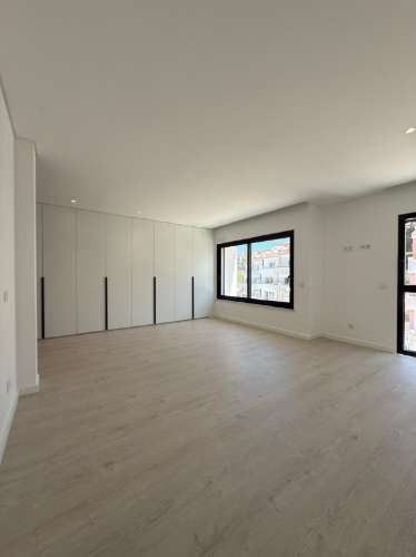 MORADIA GEMINADA T3 COM PISCINA E VISTA DE MAR - ERICEIRA