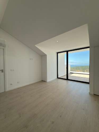 MORADIA GEMINADA T3 COM PISCINA E VISTA DE MAR - ERICEIRA