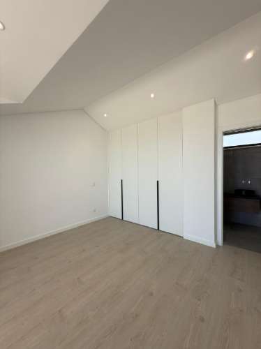 MORADIA GEMINADA T3 COM PISCINA E VISTA DE MAR - ERICEIRA