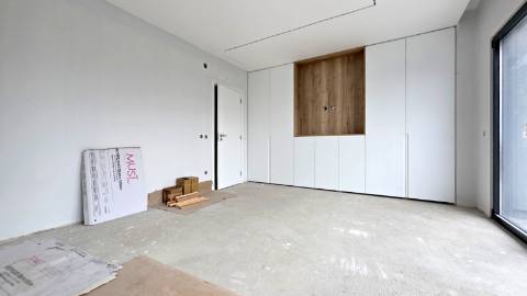 MORADIA T4 GEMINADA NOVA EM MAFRA.