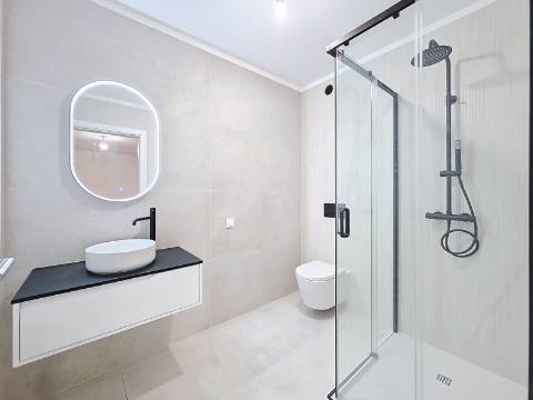 MORADIA T4 NOVA EM MAFRA.