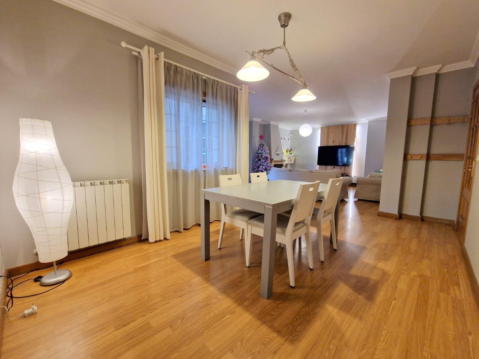 Apartamento T3 duplex, inserido em condomínio fechado com piscina, Malveira