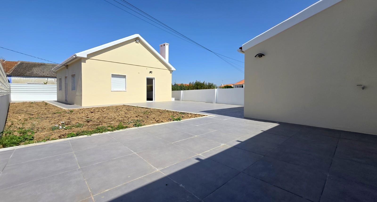 Moradia T2+1, renovada - Mafra