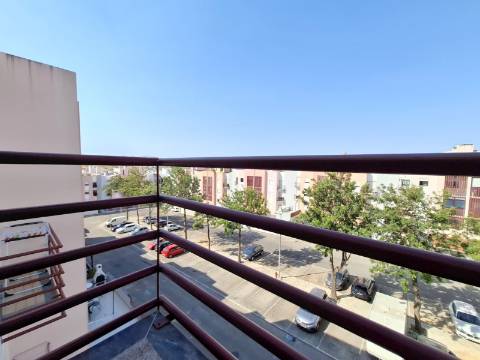 Apartamento T3 usado em Vialonga