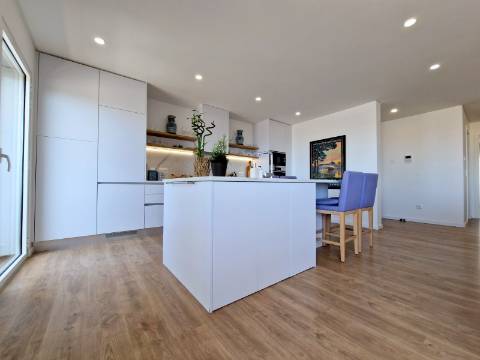 Apartamento T4 duplex, com vista de Mar, Ericeira