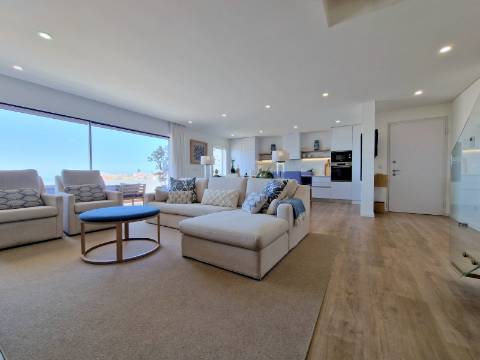 Apartamento T4 duplex, com vista de Mar, Ericeira