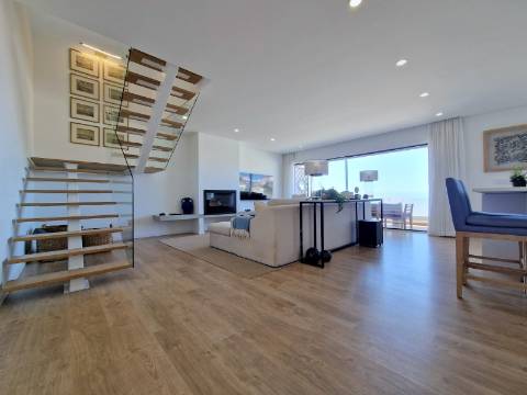 Apartamento T4 duplex, com vista de Mar, Ericeira
