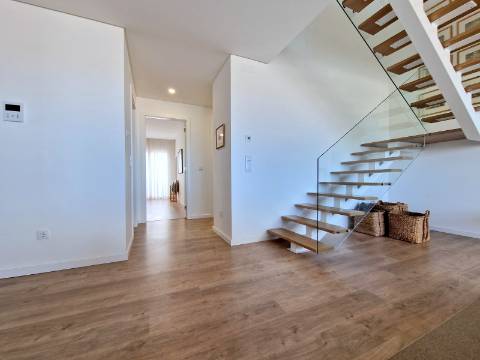 Apartamento T4 duplex, com vista de Mar, Ericeira
